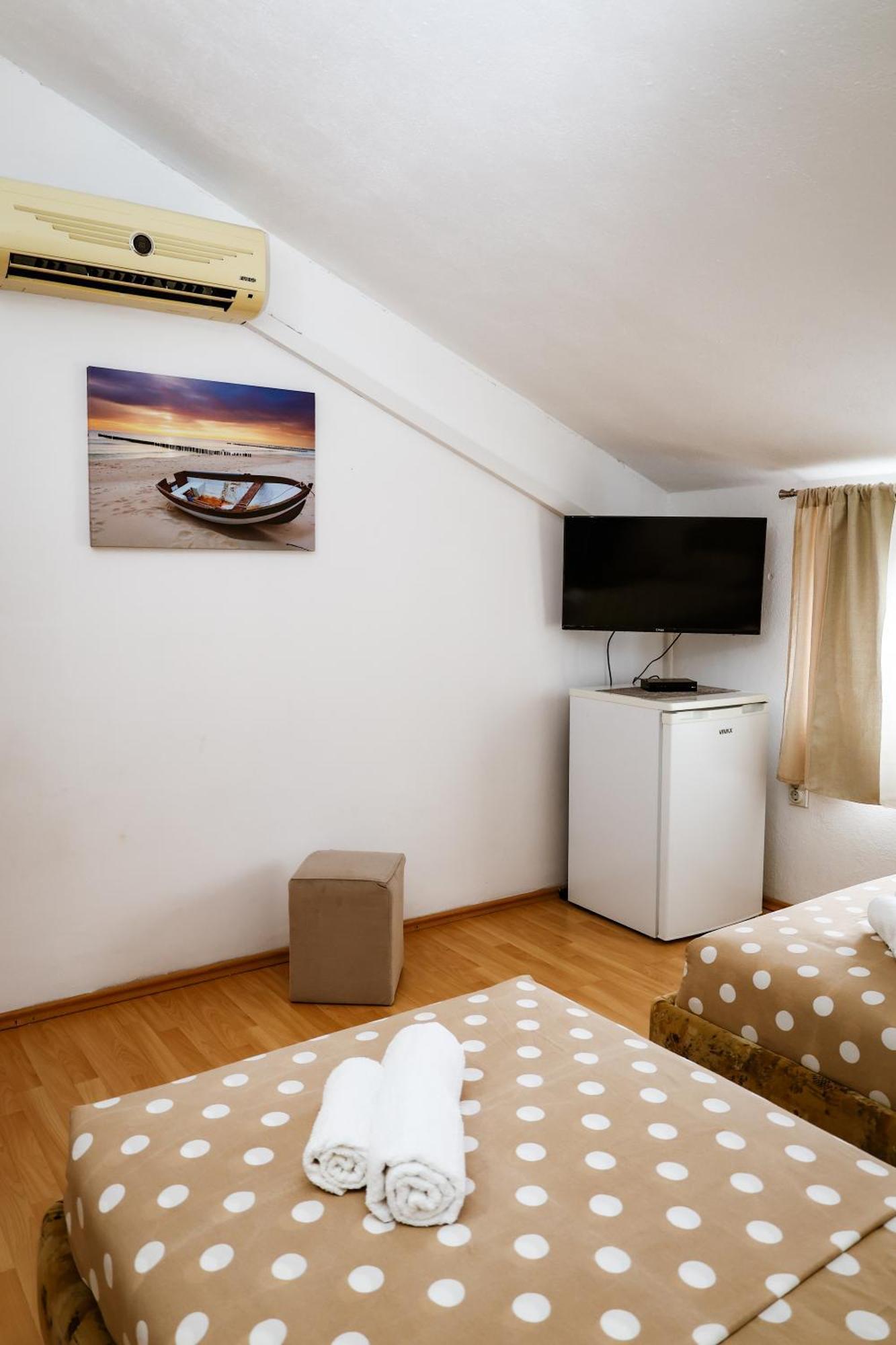 Apartments Djukic Tivat Eksteriør billede