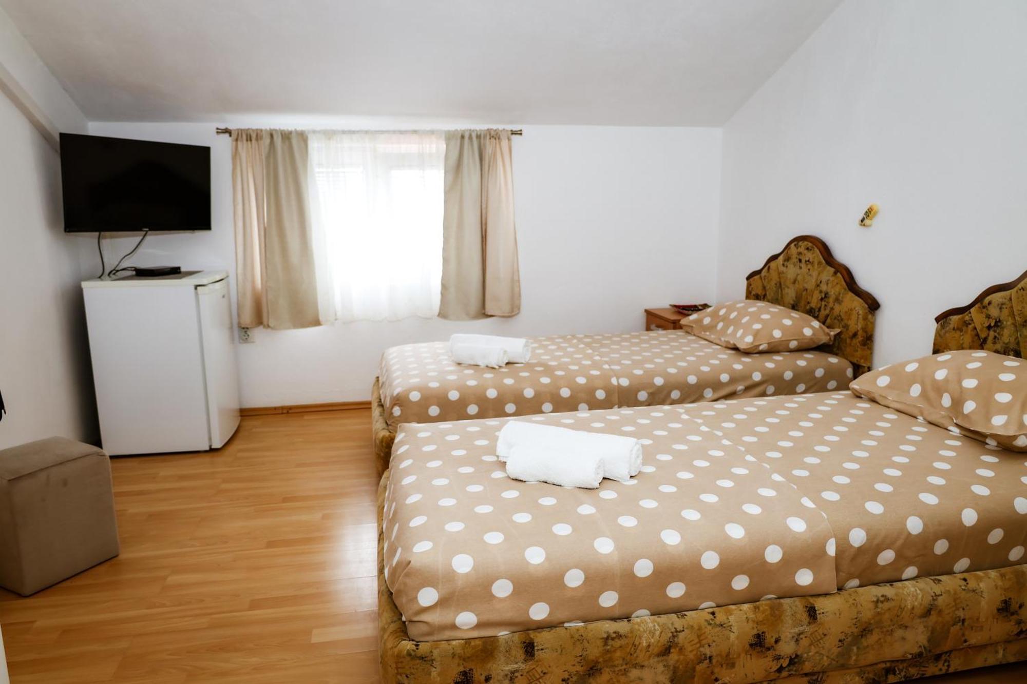 Apartments Djukic Tivat Eksteriør billede
