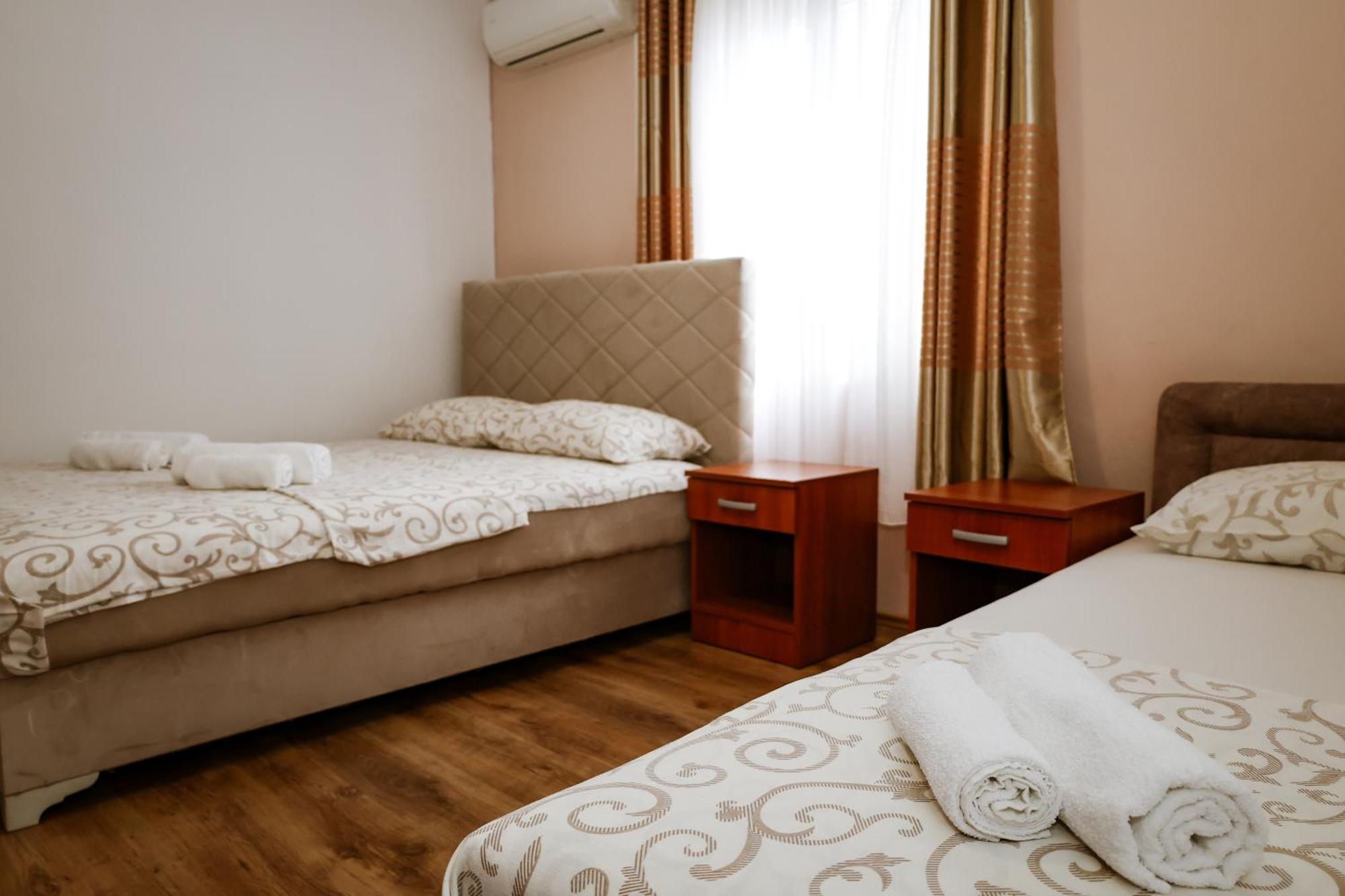 Apartments Djukic Tivat Eksteriør billede