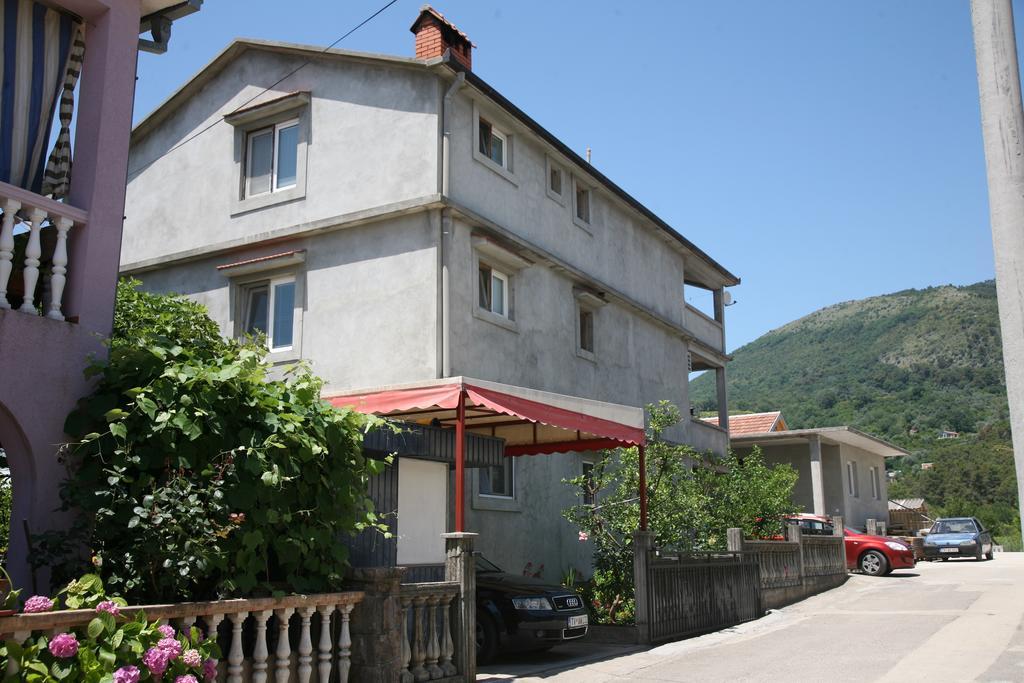 Apartments Djukic Tivat Eksteriør billede